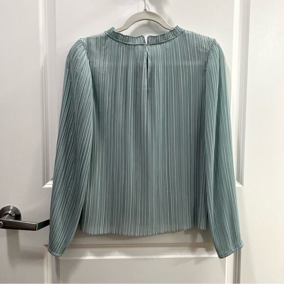 J.Crew Crinkle-chiffon V-detail top Size M - Picture 6 of 8